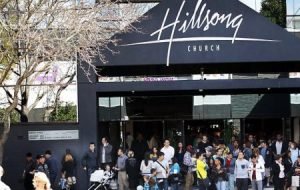 Hillsong: Sebuah Surat Internal Yang Mencela Tanggapan Gereja